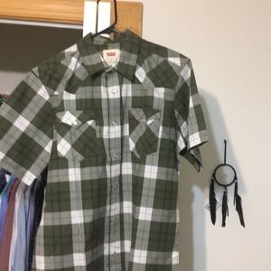 Short sleeve button down